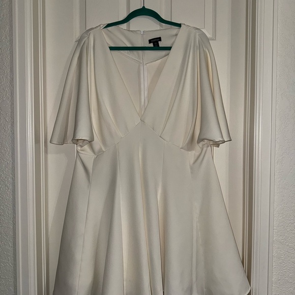 Boohoo Plus Dresses & Skirts - Elegant Cream Dress